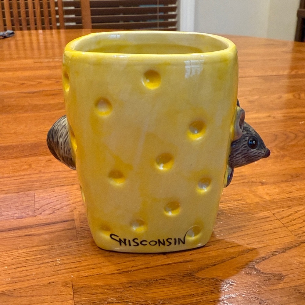 Wisconsin Cheese Mouse Mug - Picture 2 of 6